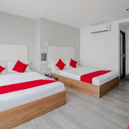 Oyo 666 Mc Hotel Fairview Cidade Quezon Exterior foto