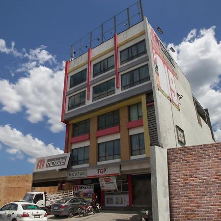 Oyo 666 Mc Hotel Fairview Cidade Quezon Exterior foto