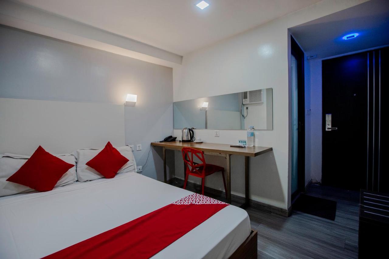 Oyo 666 Mc Hotel Fairview Cidade Quezon Exterior foto