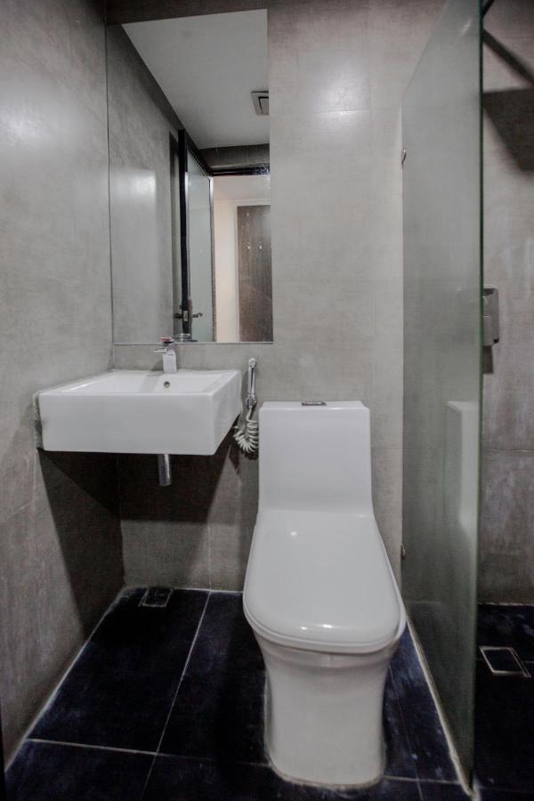Oyo 666 Mc Hotel Fairview Cidade Quezon Exterior foto